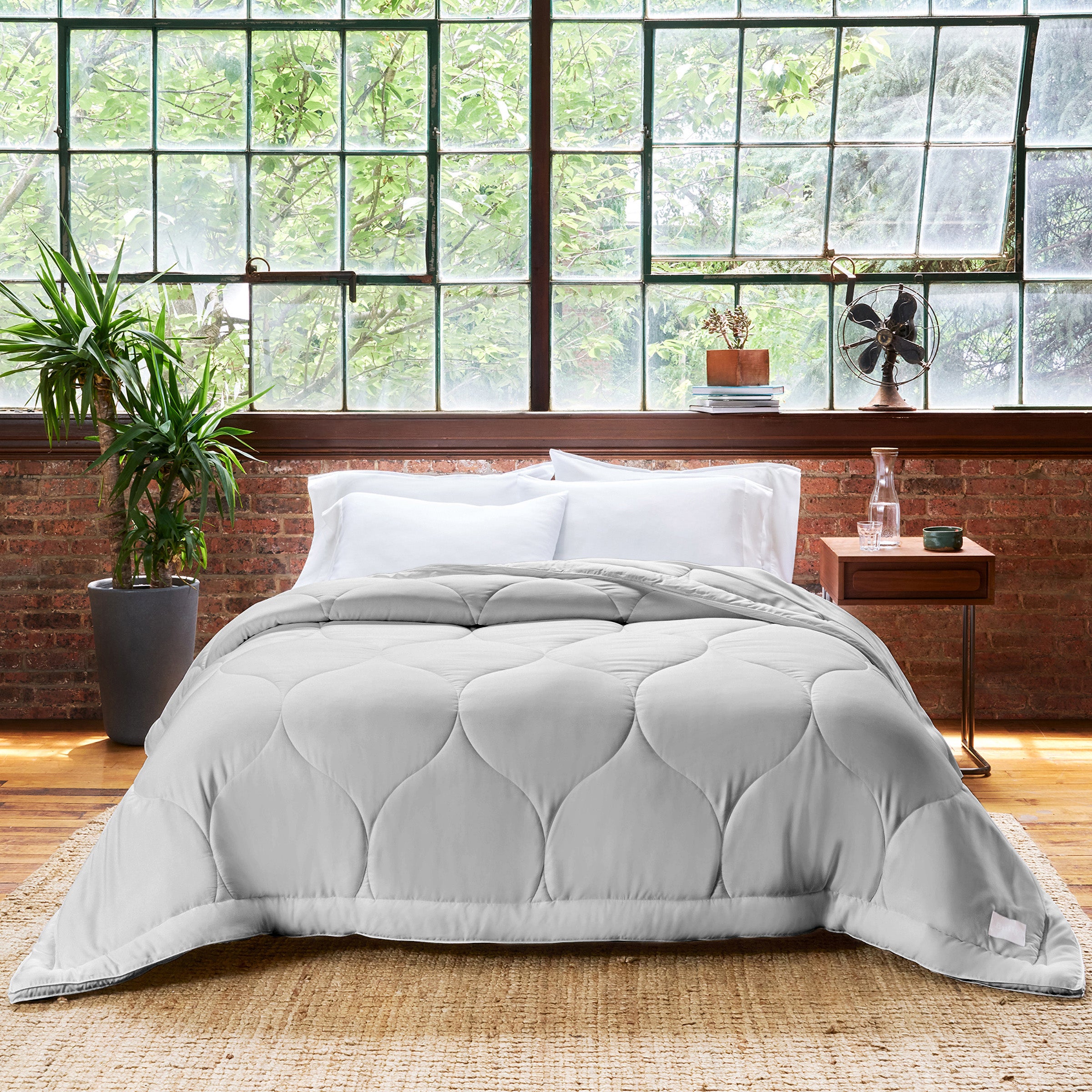 Buffy cloud comforter king / califirnia king outlet